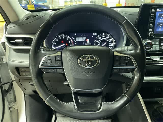 used 2021 Toyota Highlander car, priced at $28,995