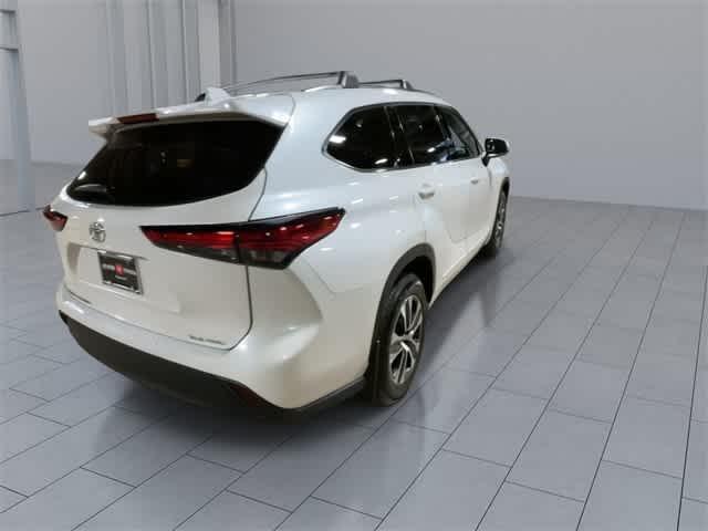 used 2021 Toyota Highlander car, priced at $28,995