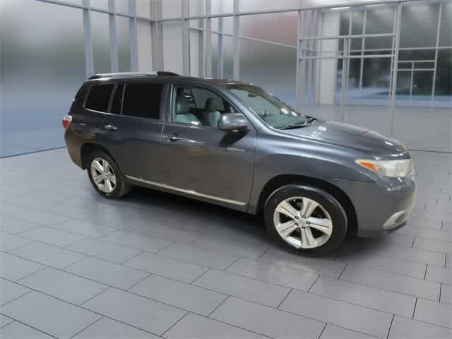 used 2013 Toyota Highlander car, priced at $11,495