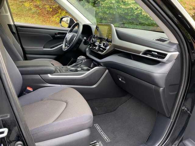 used 2021 Toyota Highlander car, priced at $26,895