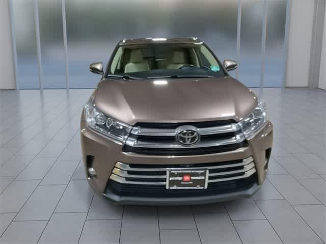 used 2018 Toyota Highlander car, priced at $21,395