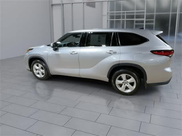 used 2022 Toyota Highlander car, priced at $28,995