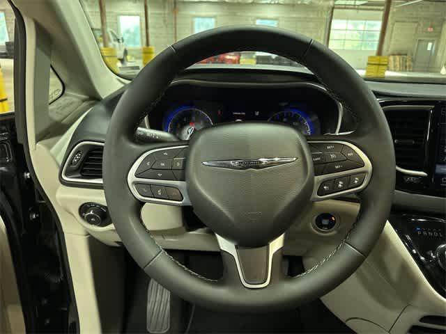 used 2023 Chrysler Pacifica car, priced at $23,495