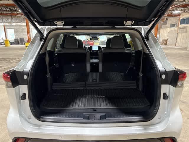 used 2022 Toyota Highlander car, priced at $40,000