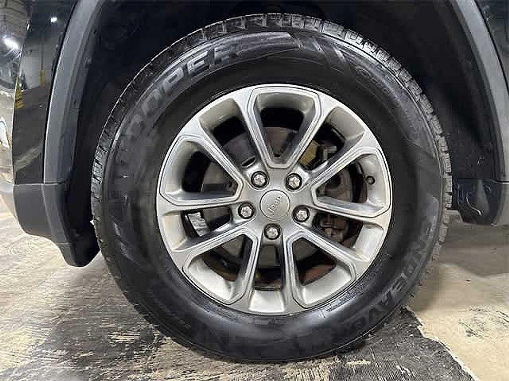 used 2015 Jeep Grand Cherokee car, priced at $9,495