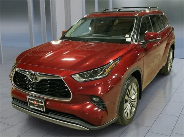 used 2022 Toyota Highlander car, priced at $41,495