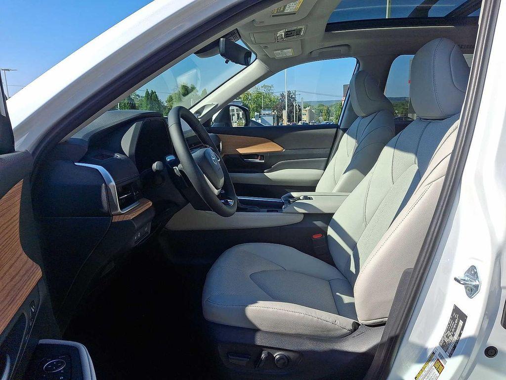 new 2026 Toyota Grand Highlander car, priced at $60,128