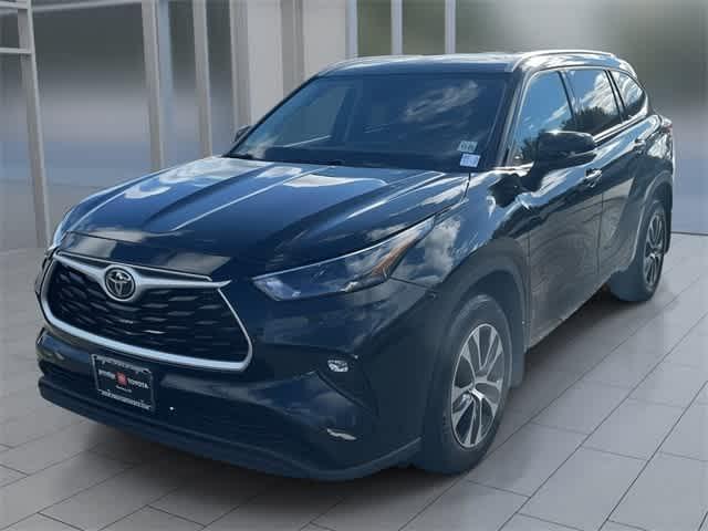 used 2022 Toyota Highlander car, priced at $33,195