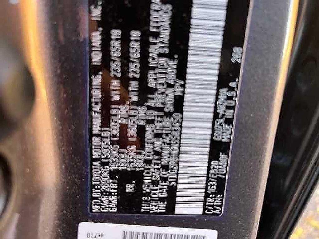 used 2022 Toyota Highlander car, priced at $35,995