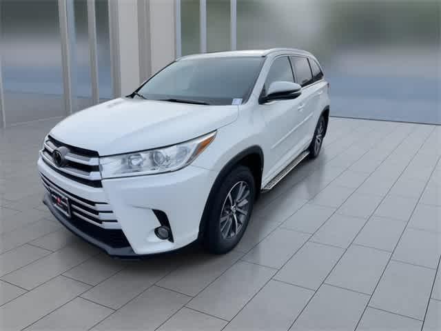 used 2018 Toyota Highlander car, priced at $24,295