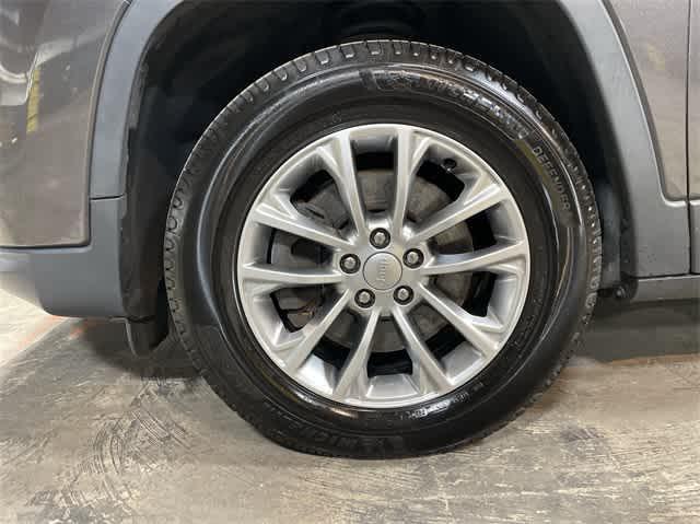 used 2019 Jeep Cherokee car, priced at $8,995