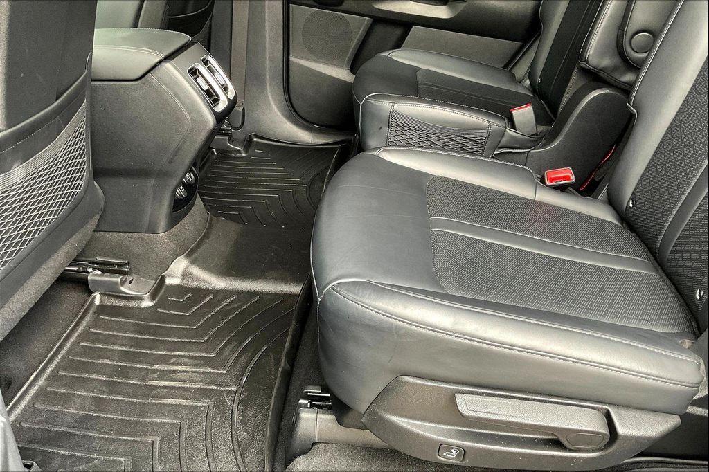 used 2022 Kia Sorento Hybrid car, priced at $28,495