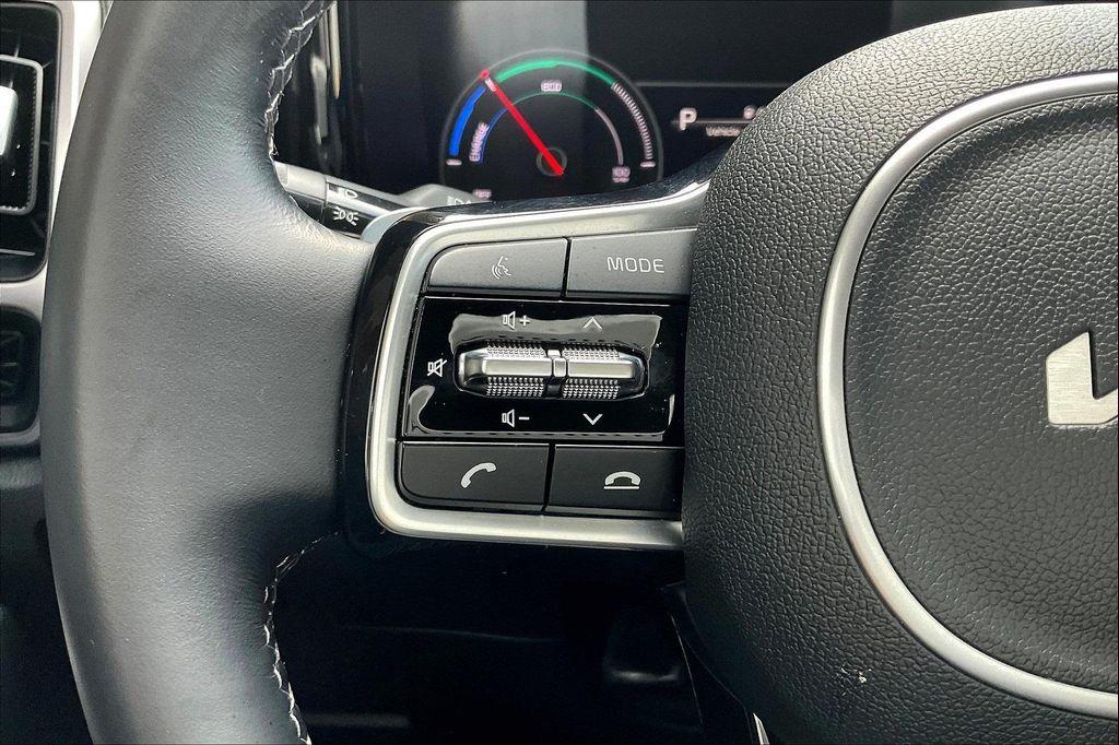 used 2022 Kia Sorento Hybrid car, priced at $28,495