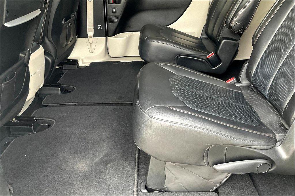 used 2019 Chrysler Pacifica car, priced at $21,391