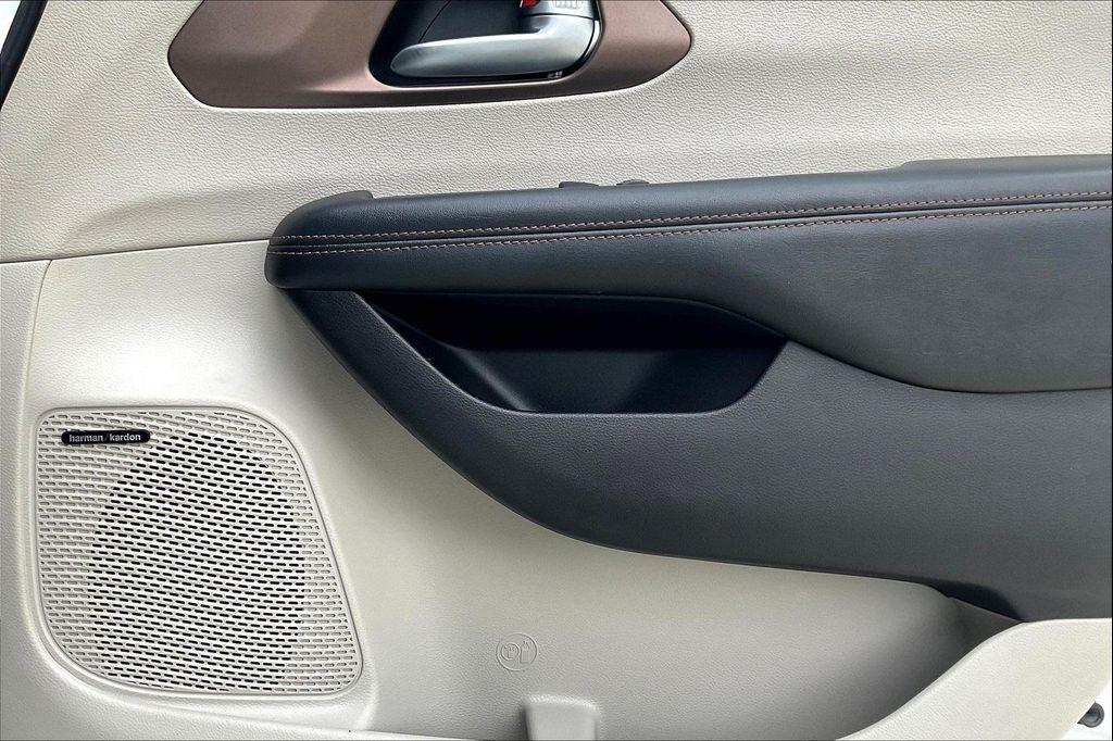 used 2019 Chrysler Pacifica car, priced at $21,391