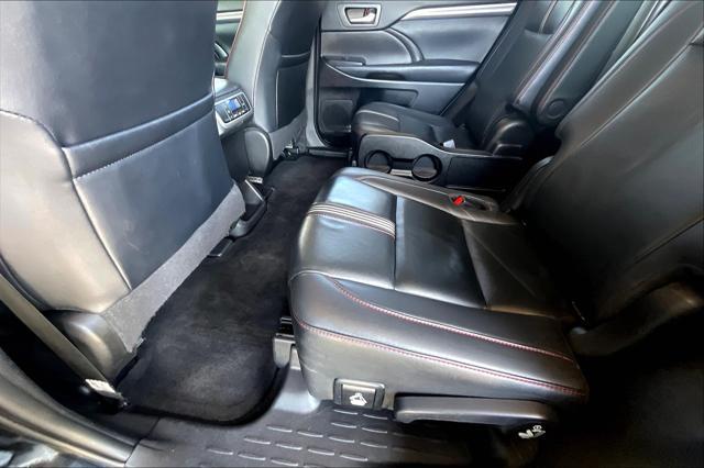 used 2019 Toyota Highlander car, priced at $24,495