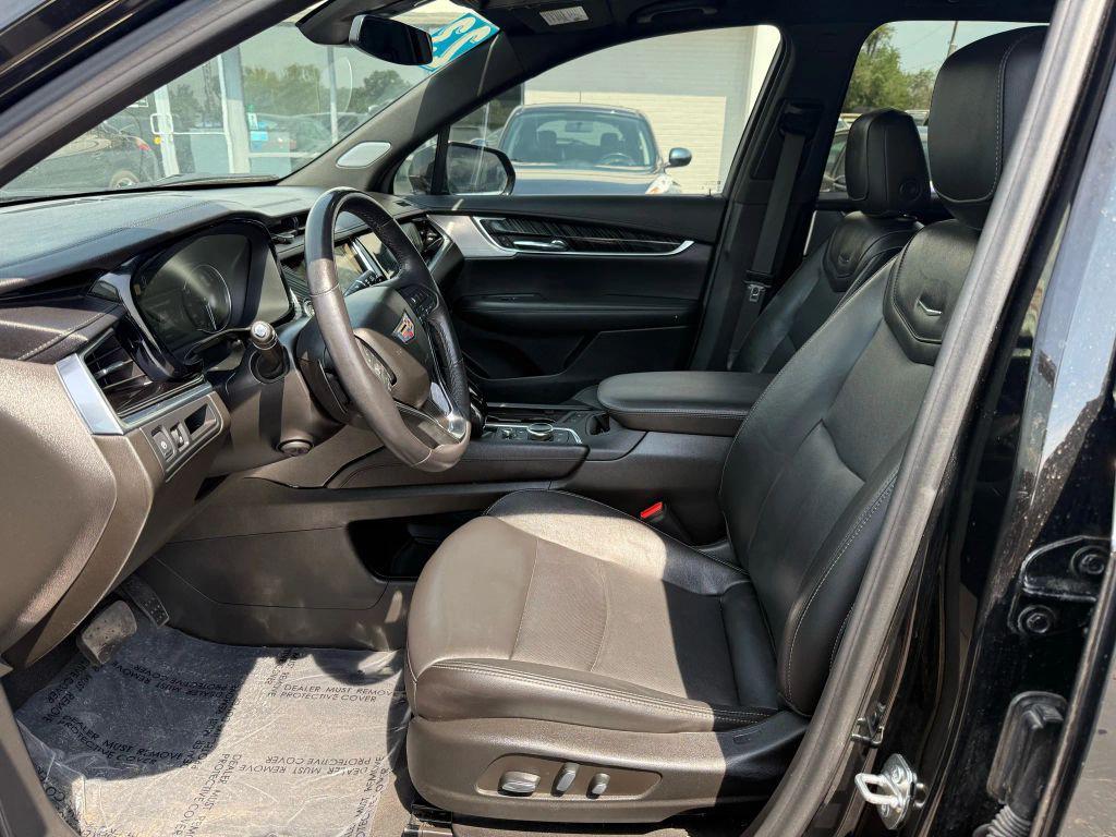 used 2023 Cadillac XT6 car, priced at $33,971