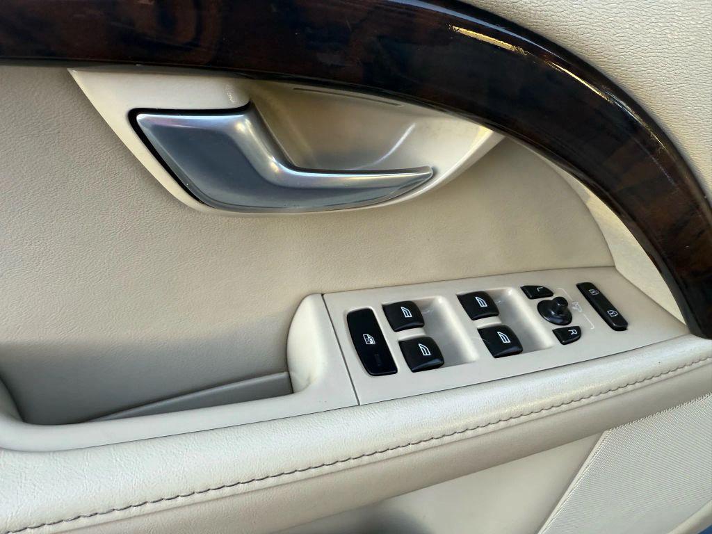 used 2015 Volvo XC70 car, priced at $11,921