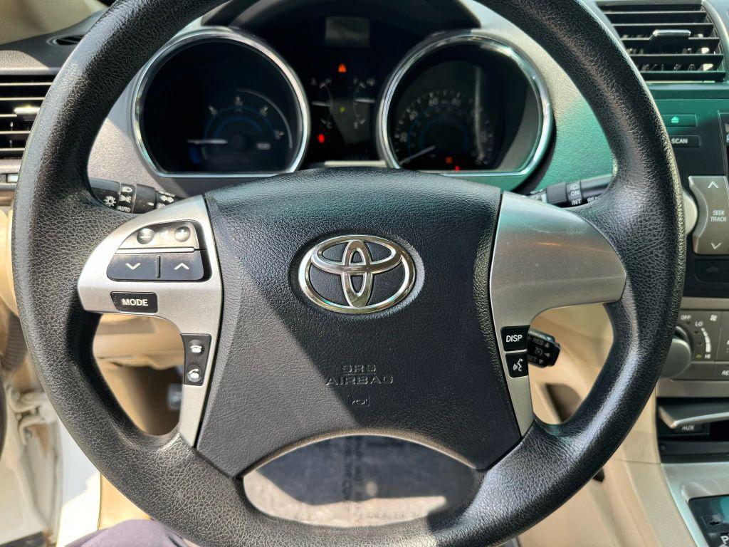 used 2012 Toyota Highlander Hybrid car, priced at $10,992