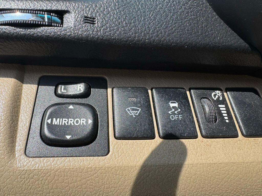 used 2012 Toyota Highlander Hybrid car, priced at $10,992