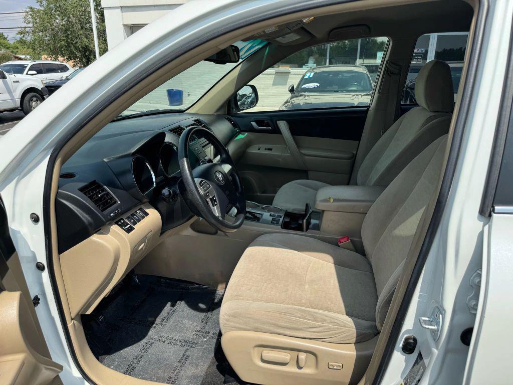 used 2012 Toyota Highlander Hybrid car, priced at $10,992