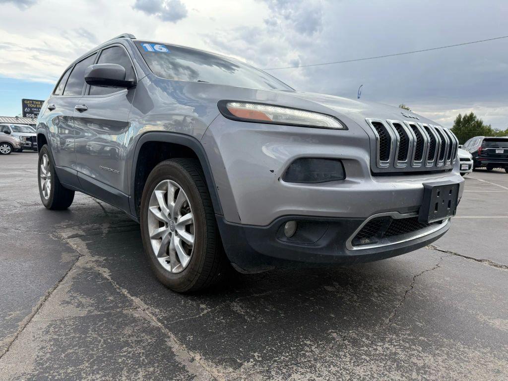 used 2016 Jeep Cherokee car, priced at $5,991