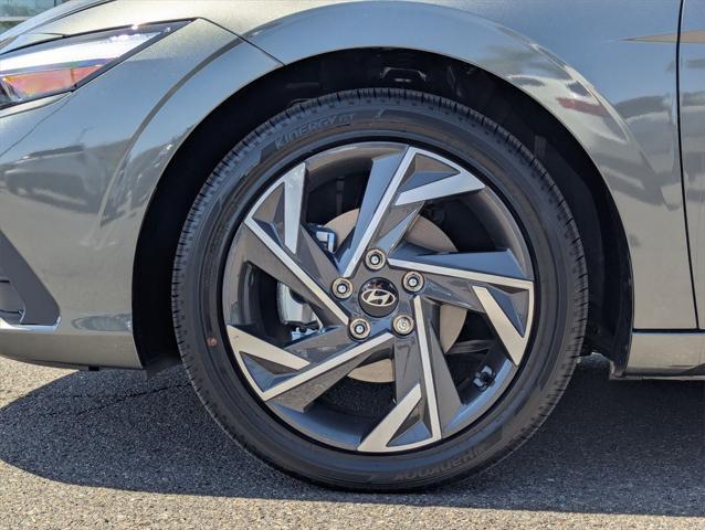 new 2025 Hyundai Elantra car, priced at $27,182