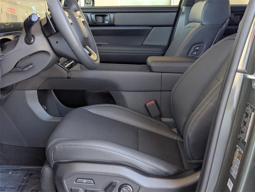 new 2025 Hyundai SANTA FE HEV car, priced at $46,815