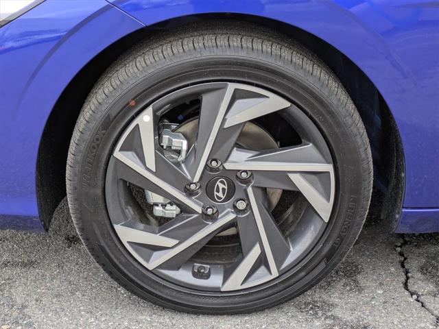 new 2025 Hyundai Elantra car, priced at $29,584