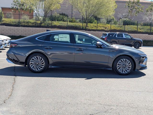 new 2025 Hyundai Sonata Hybrid car, priced at $37,918