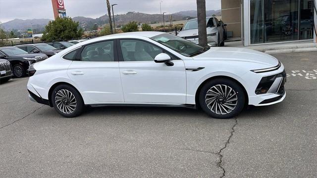 new 2025 Hyundai Sonata Hybrid car, priced at $31,560