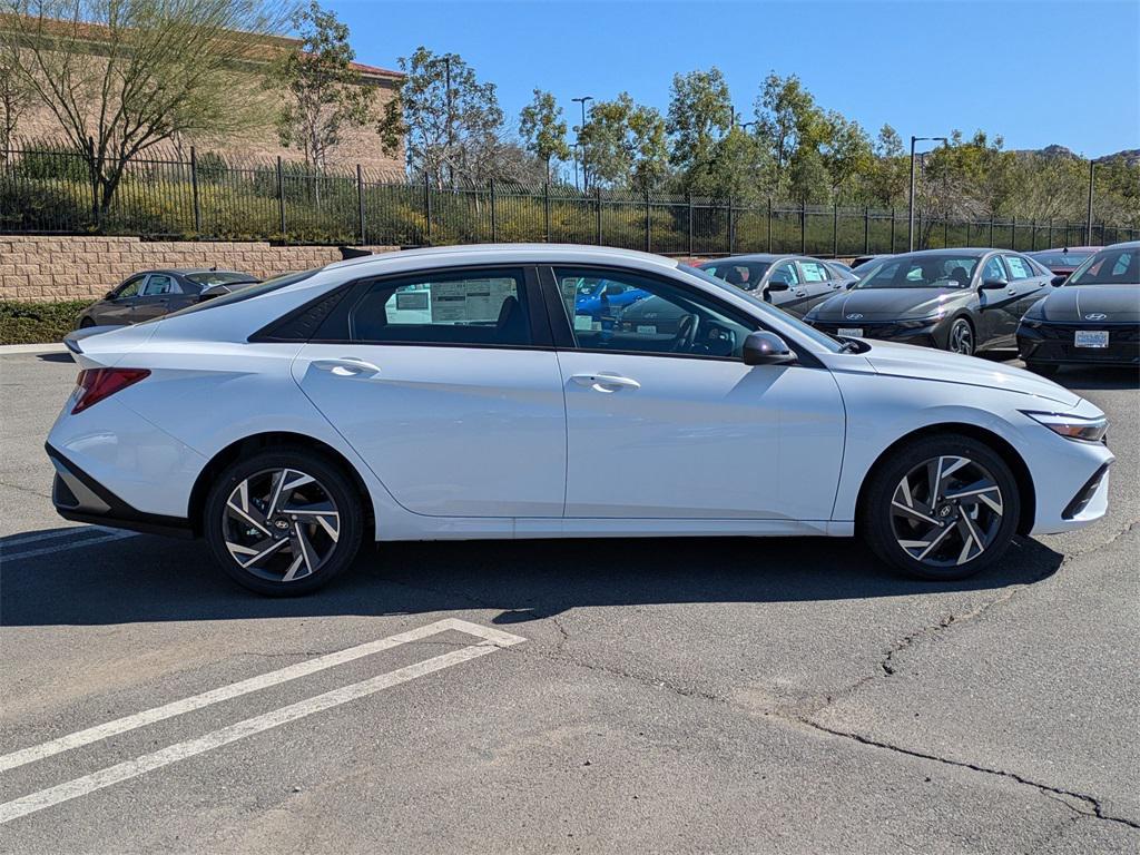 new 2025 Hyundai ELANTRA HEV car, priced at $26,181