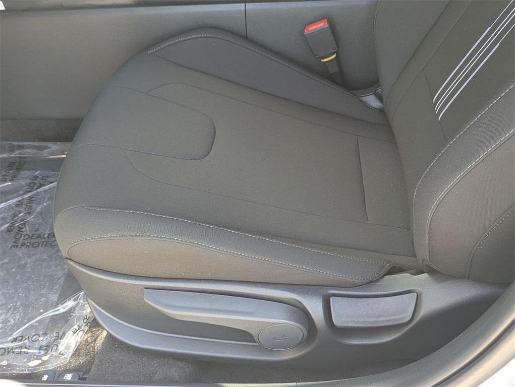 new 2025 Hyundai ELANTRA HEV car, priced at $26,077