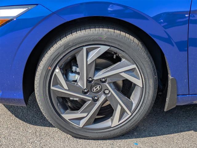 new 2025 Hyundai Elantra car, priced at $27,327