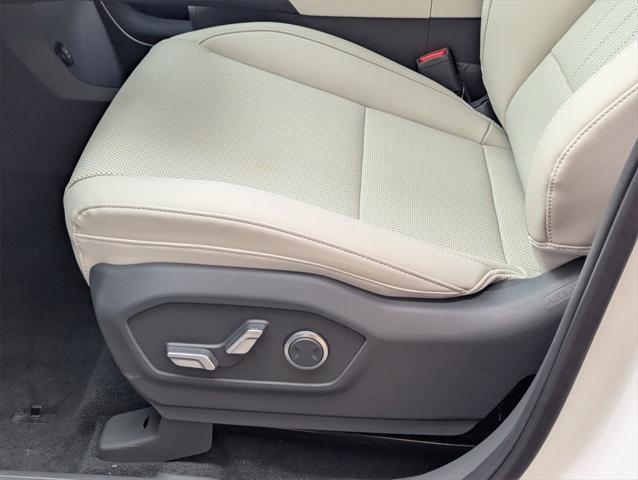 new 2025 Hyundai Santa Fe car, priced at $39,629