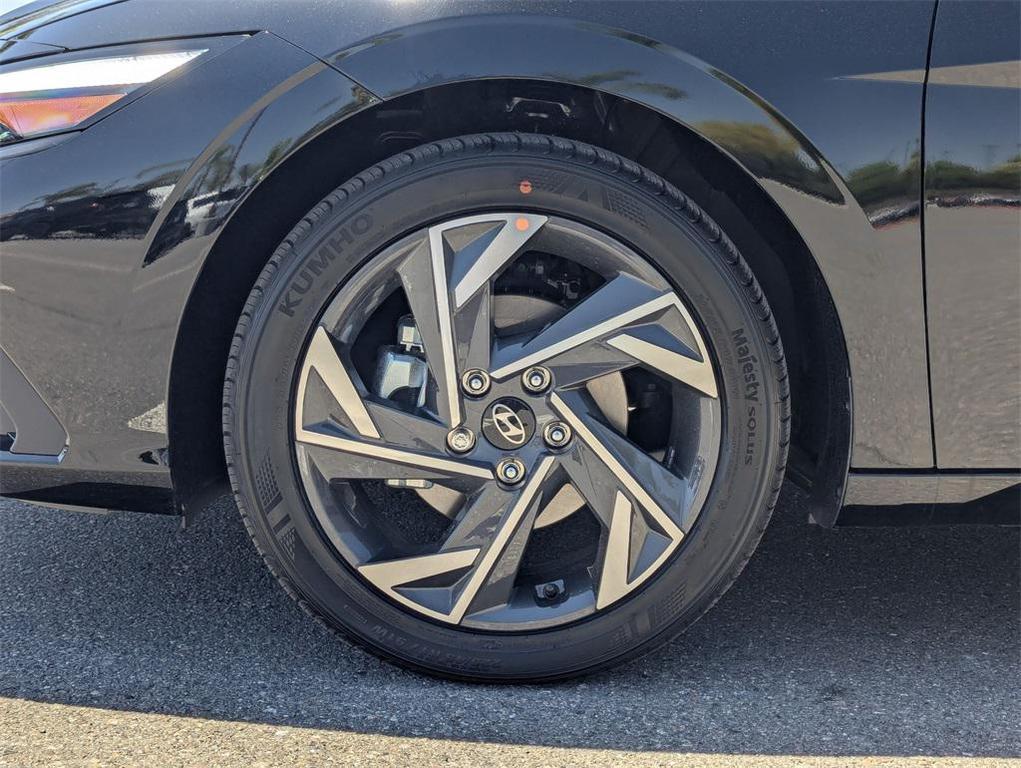 new 2025 Hyundai Elantra car, priced at $23,671