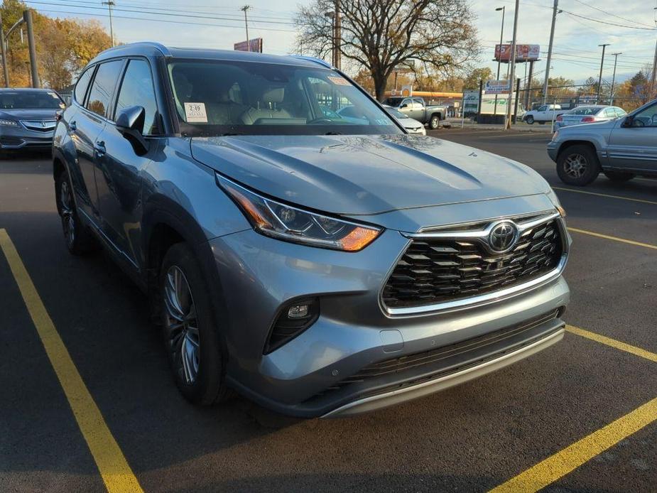 used 2020 Toyota Highlander car, priced at $33,995