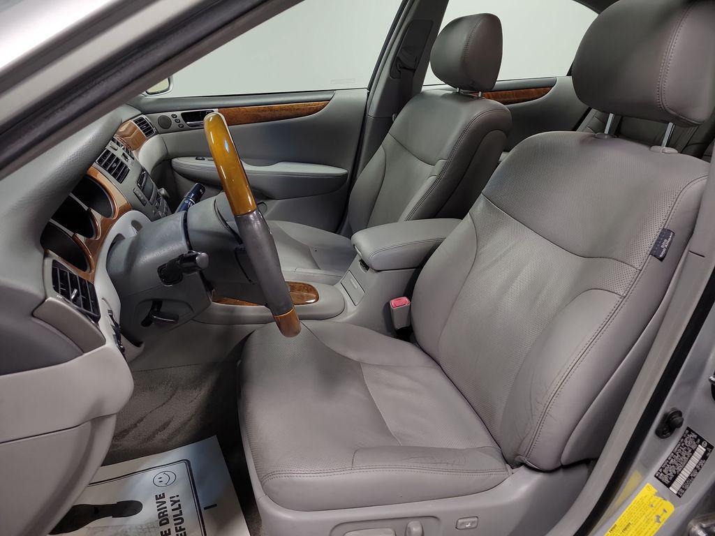 used 2005 Lexus ES 330 car, priced at $6,995