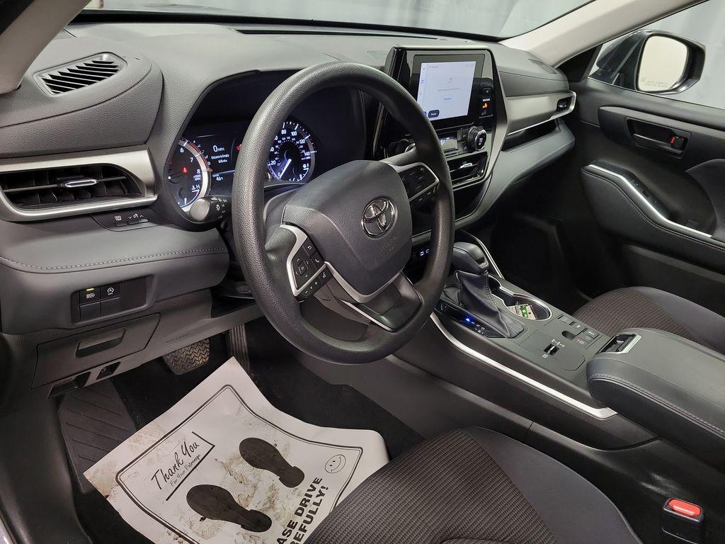 used 2023 Toyota Highlander car, priced at $28,995