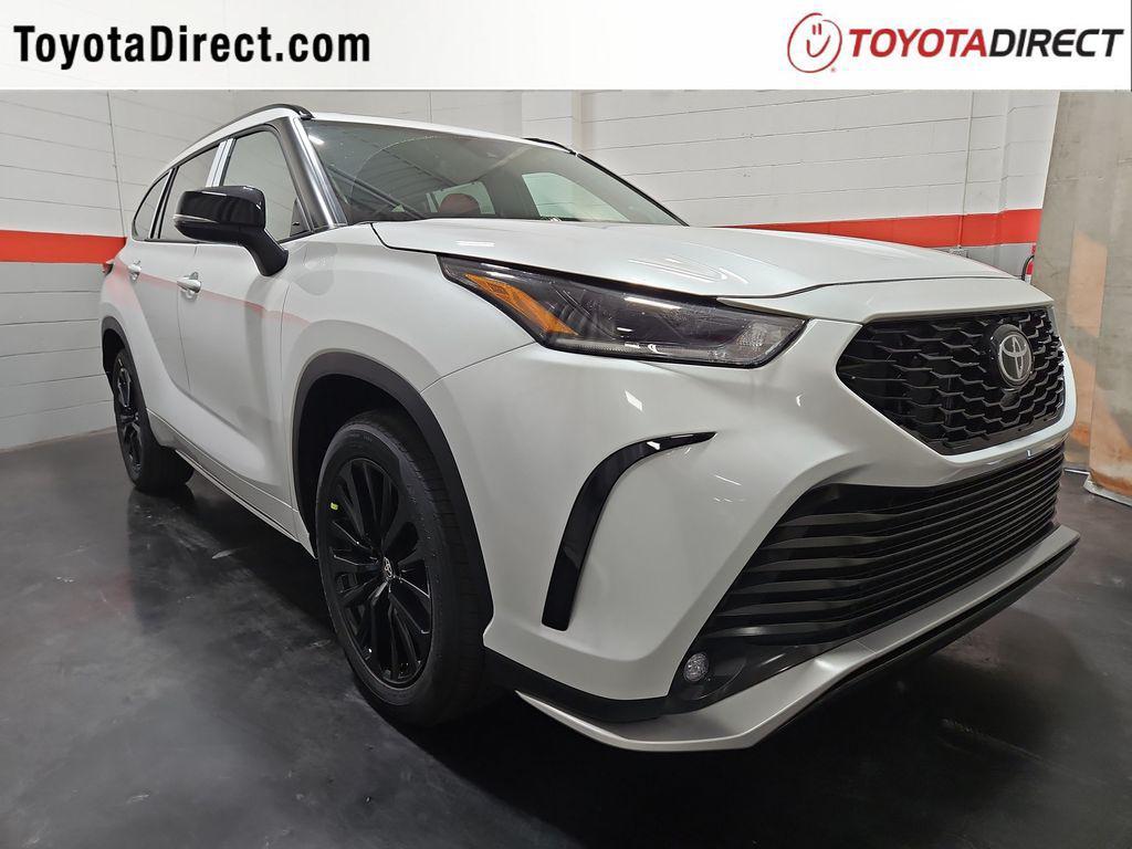 new 2025 Toyota Highlander car, priced at $48,197