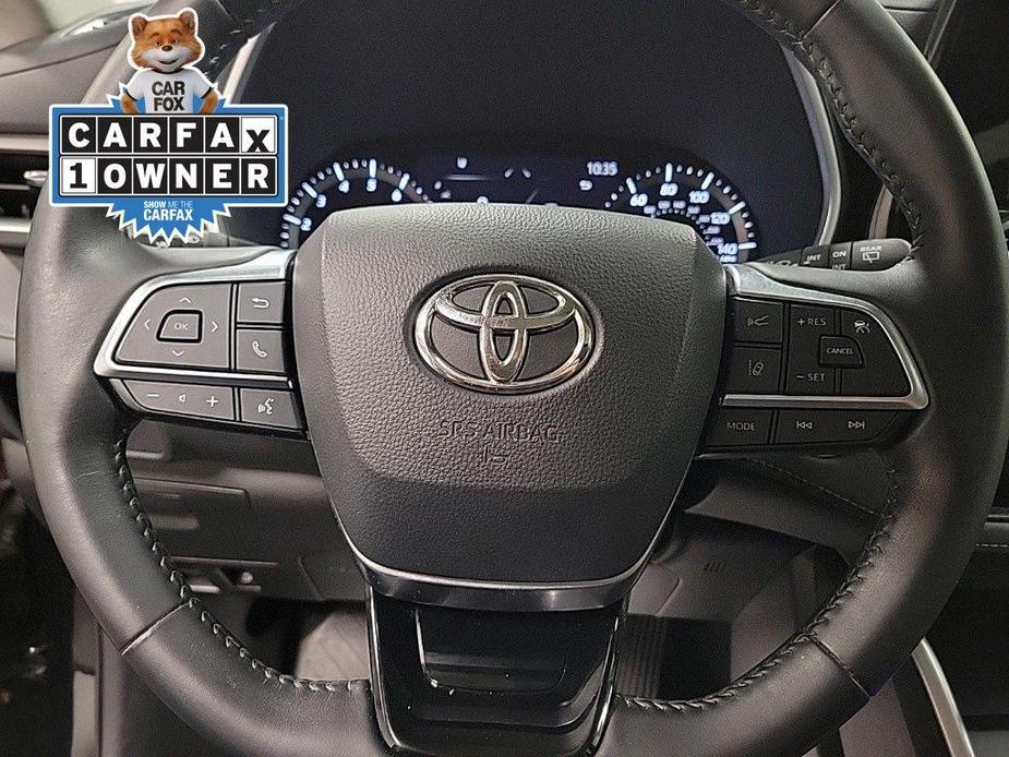 used 2021 Toyota Highlander car, priced at $33,500