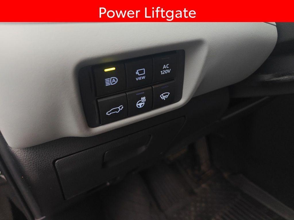 used 2022 Toyota Highlander Hybrid car, priced at $43,995