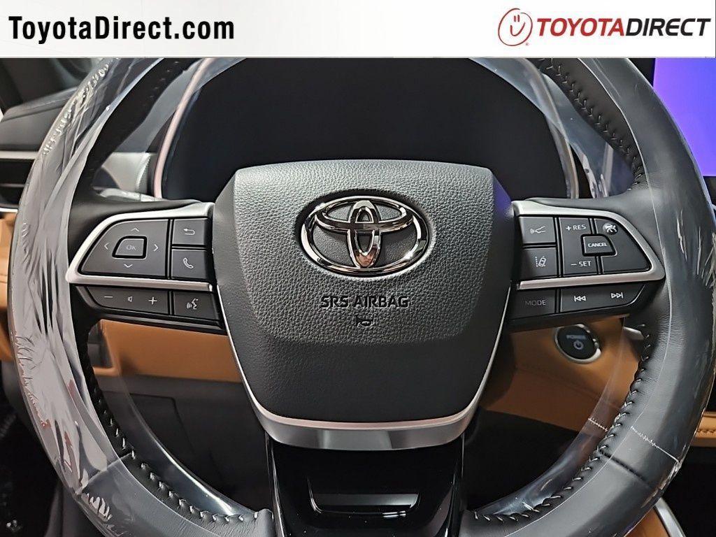 new 2025 Toyota Highlander Hybrid car, priced at $56,278