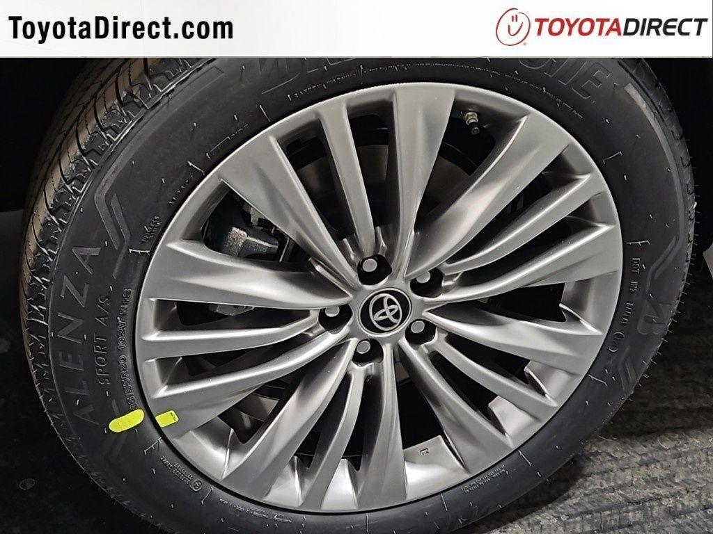 new 2025 Toyota Highlander Hybrid car, priced at $56,278