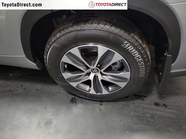 new 2024 Toyota Highlander car, priced at $44,828
