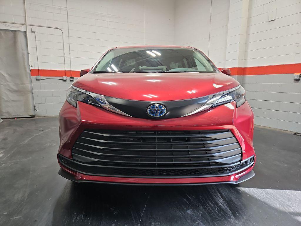new 2025 Toyota Sienna car, priced at $41,865