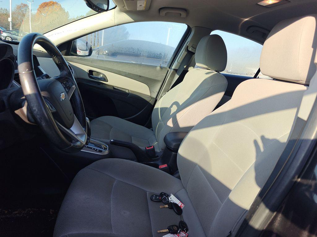used 2014 Chevrolet Cruze car, priced at $5,995