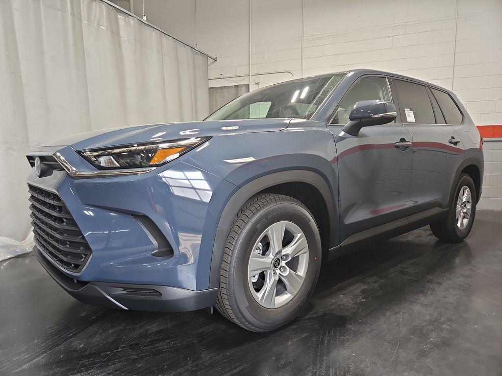 new 2025 Toyota Highlander car, priced at $41,483