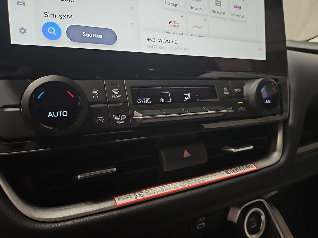 new 2025 Toyota Highlander car, priced at $41,483