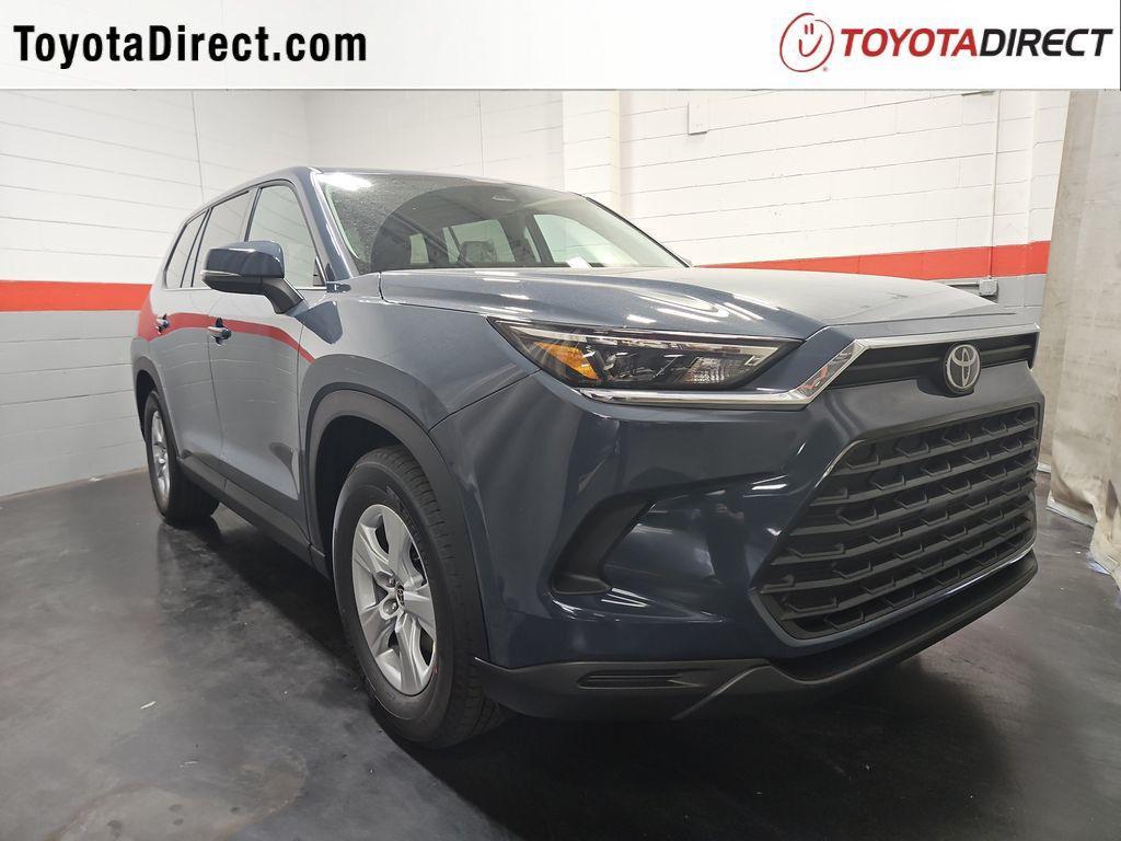 new 2025 Toyota Highlander car, priced at $41,483